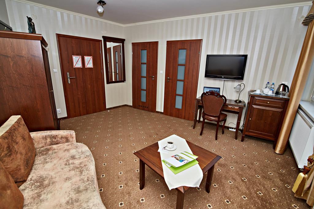 Hotel Ted Radomsko Pokoj fotografie