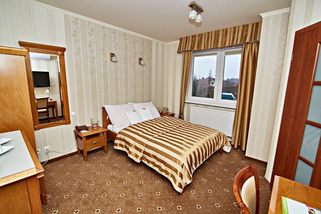 Hotel Ted Radomsko Pokoj fotografie