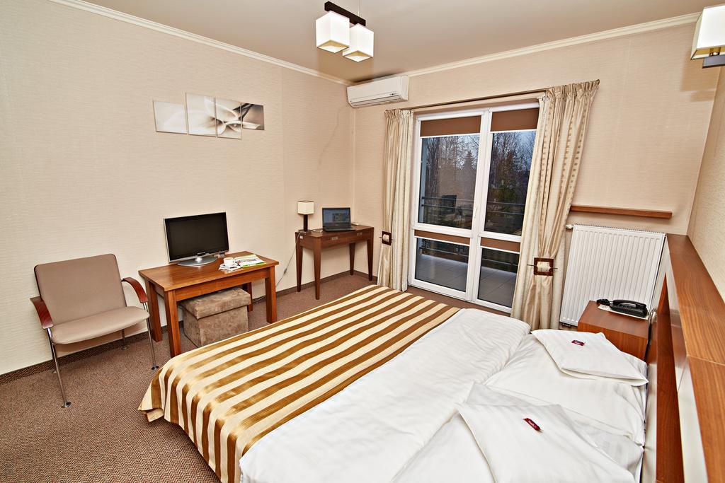 Hotel Ted Radomsko Pokoj fotografie