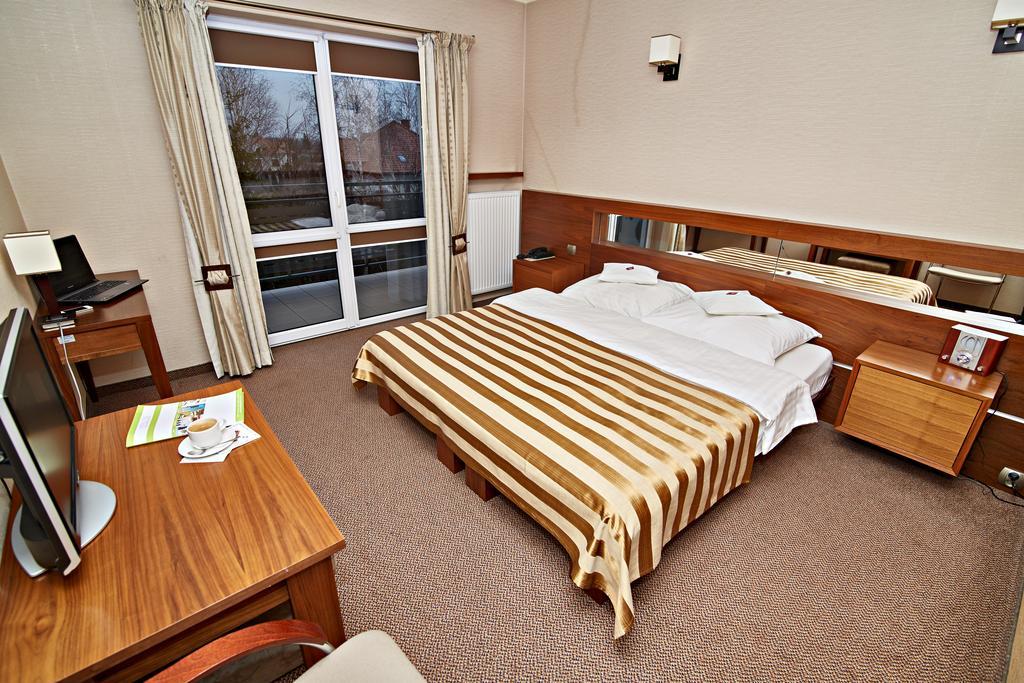 Hotel Ted Radomsko Pokoj fotografie